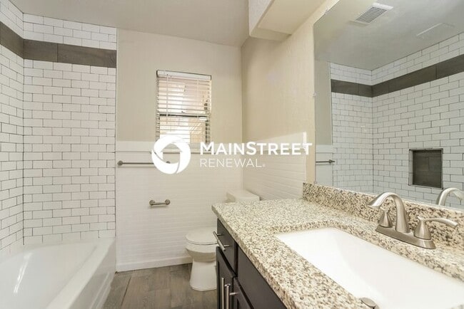 Building Photo - 3 Bedroom Pet-Friendly Home in Oklahoma City, OK with Main Street Renewal
