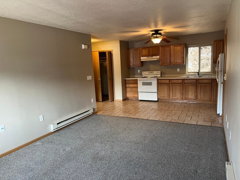 Building Photo - 2364 Wi 16
