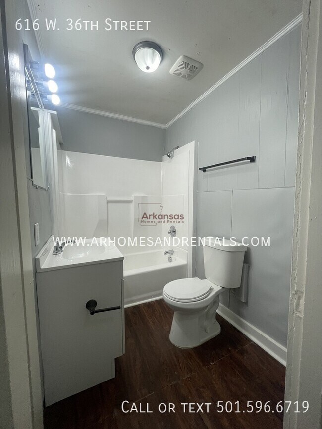 Building Photo - 616 W 36th St