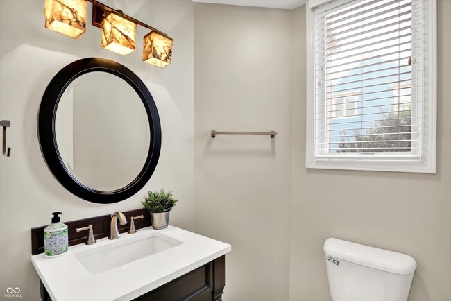 Building Photo - 529 E New York St