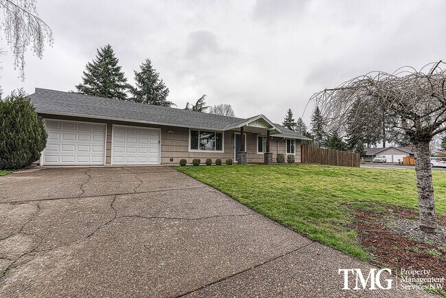 Building Photo - Classic Ranch Style home with 2 Bed 1.5 Bath and Large Backyard!