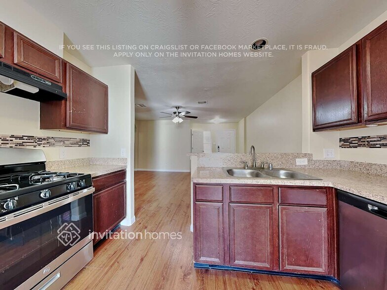 Building Photo - 18715 Dennington Dr