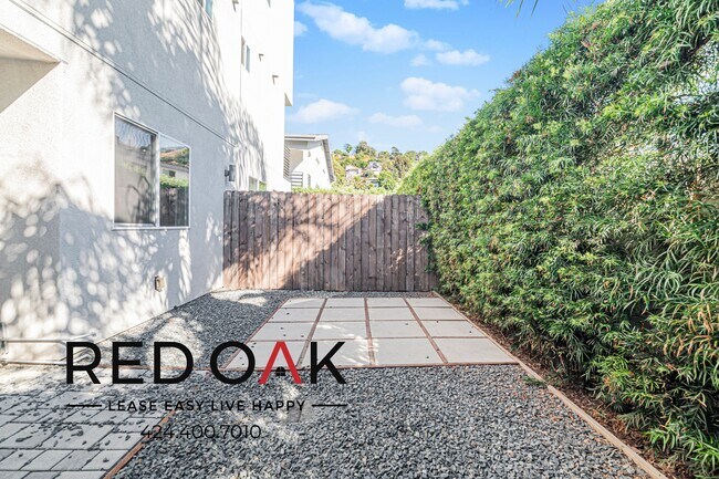 Building Photo - 4506 Esmeralda St