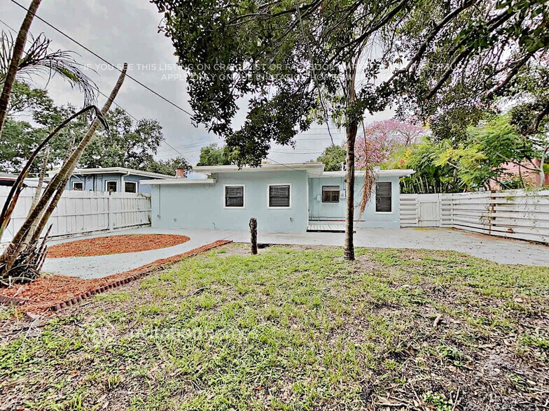 Building Photo - 807 35th St W