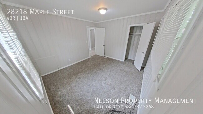 Building Photo - 28218 Maple St
