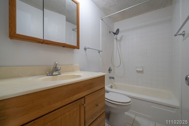 Building Photo - Move-In Ready & Conveniently Located 2BR / 1BA / 1PKG PARKSIDE TOWER – MCCULLY