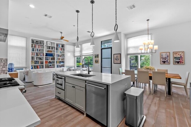 Building Photo - 4016 Diligence Dr