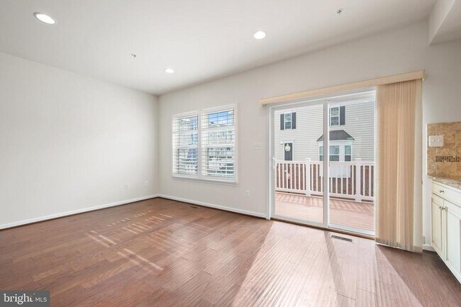 Building Photo - 13312 Waterford Hills Boulevard