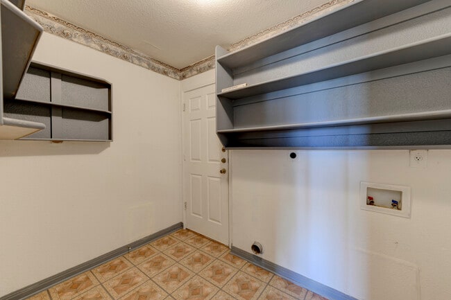 Building Photo - 4201 Thunder Creek Dr