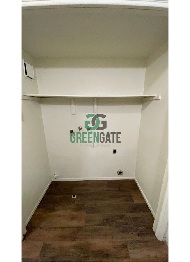 Building Photo - 3517 Woodglen Dr