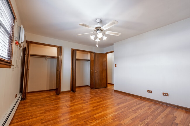 Building Photo - 4617 Grove Ave