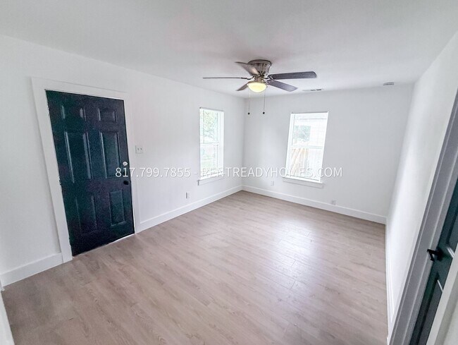 Building Photo - 1337 W Bewick St