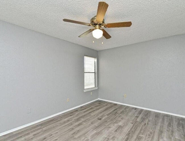 Building Photo - 12320 Alderbrook Dr