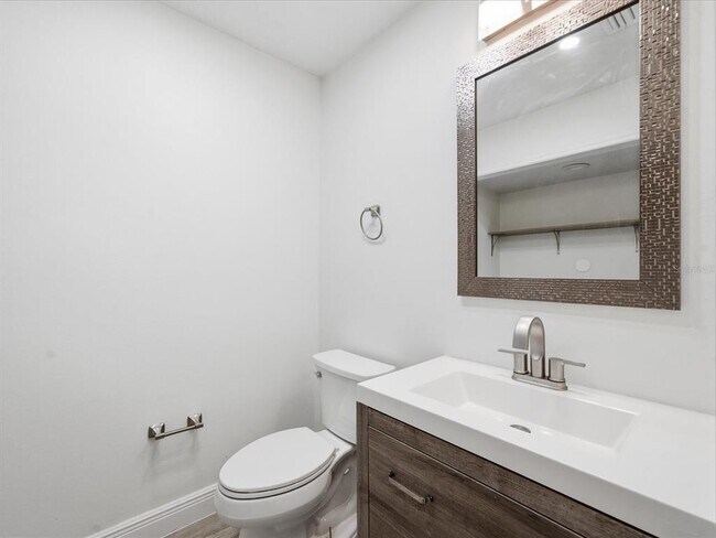 Building Photo - 15446 E Pond Woods Dr