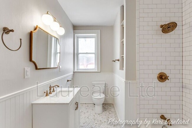 Building Photo - 1452 Detroit St