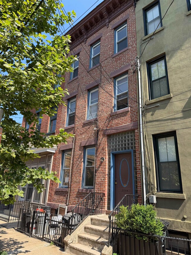 Building Photo - 354.5 7th St