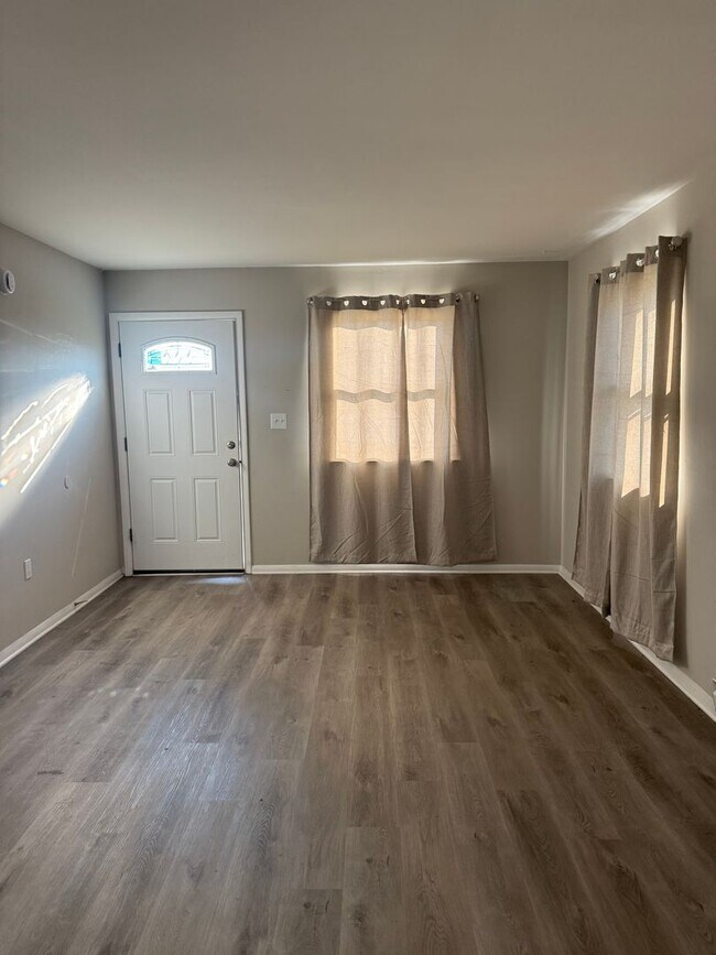 Building Photo - S. Mont Valla Avenue