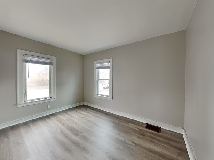 Building Photo - 3601 N Thomas Ave