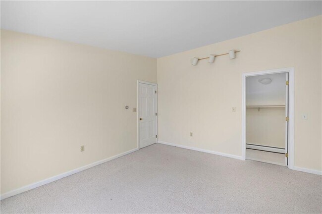 Building Photo - 79 Boyce Ave