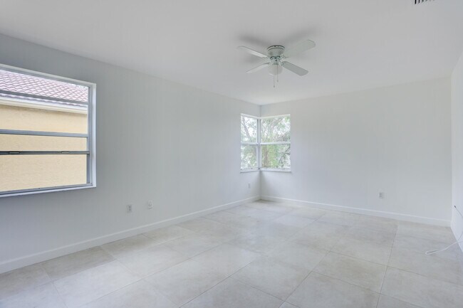 Building Photo - 15895 NW 5th St