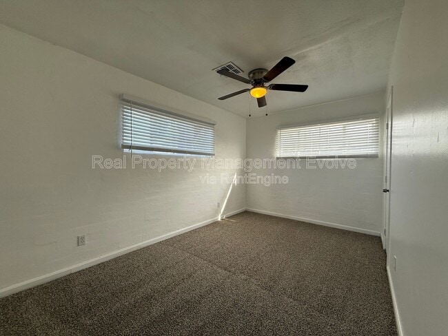 Building Photo - 3422 E Taylor St