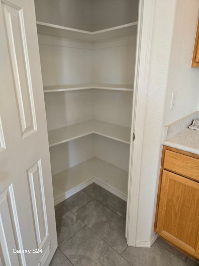 Building Photo - Newly Reduced Rent 3 Bedroom, 2 Bath, 2 Car Garage