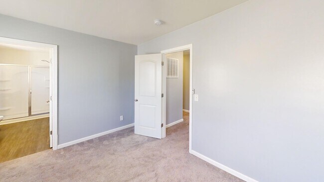 Building Photo - 823 Georgia Oak Ln