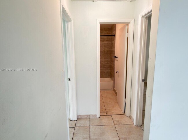 Building Photo - 6822 SW 130th Ave