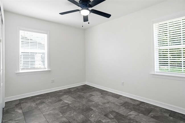 Building Photo - 1013 Irion Dr