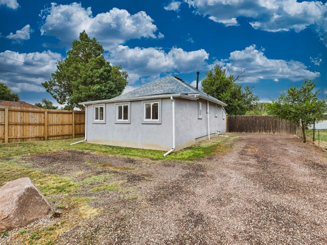 Building Photo - 404 S Race St