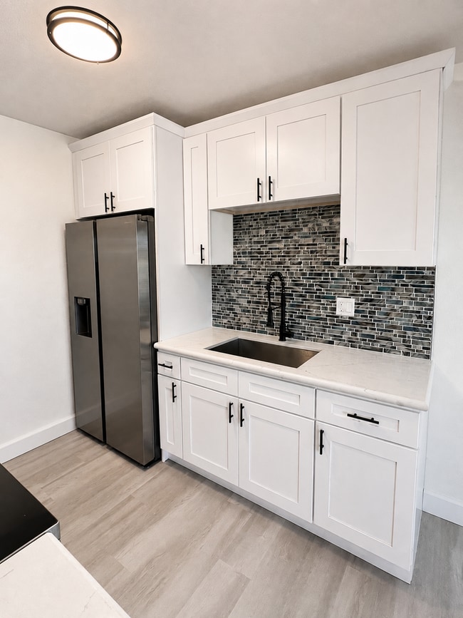 Interior Photo - Village Green 92
