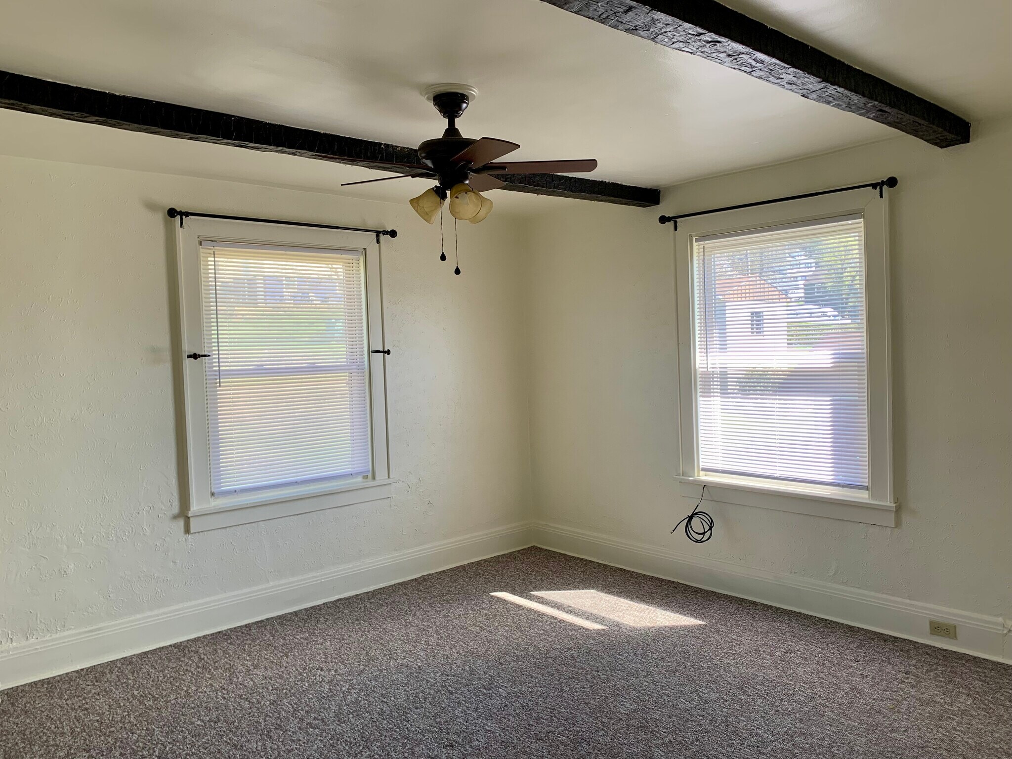 Living room. - 933 Highland Ave