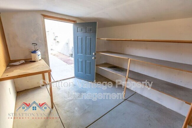 Building Photo - 16627 W McKinley St