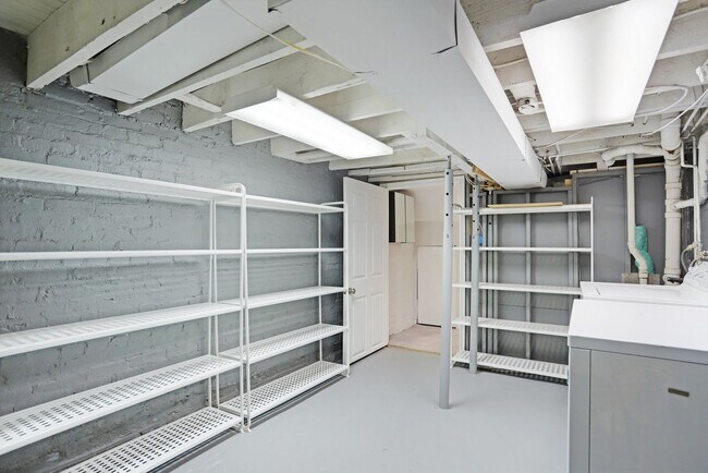Building Photo - Charming Capitol Hill House| Don't miss the 3D-TOUR!