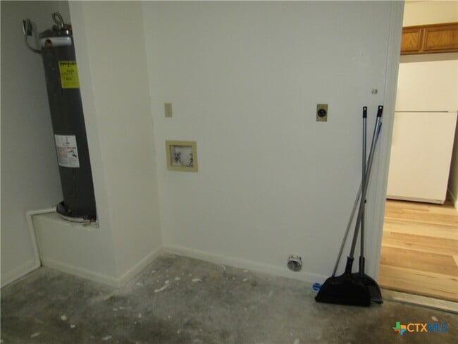 Building Photo - 3004 Honeysuckle Cir
