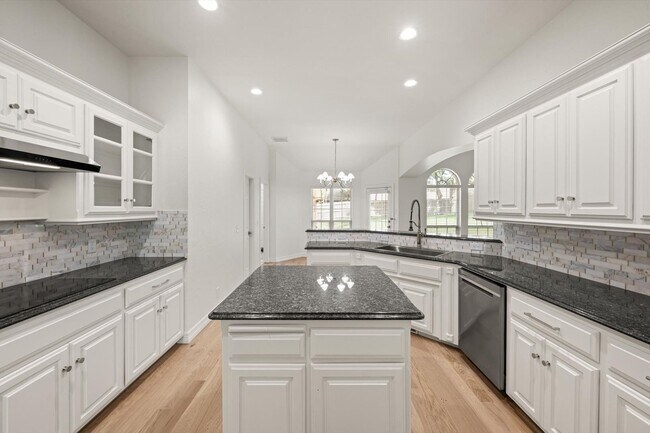 Building Photo - 124 N Crosstimber Trail