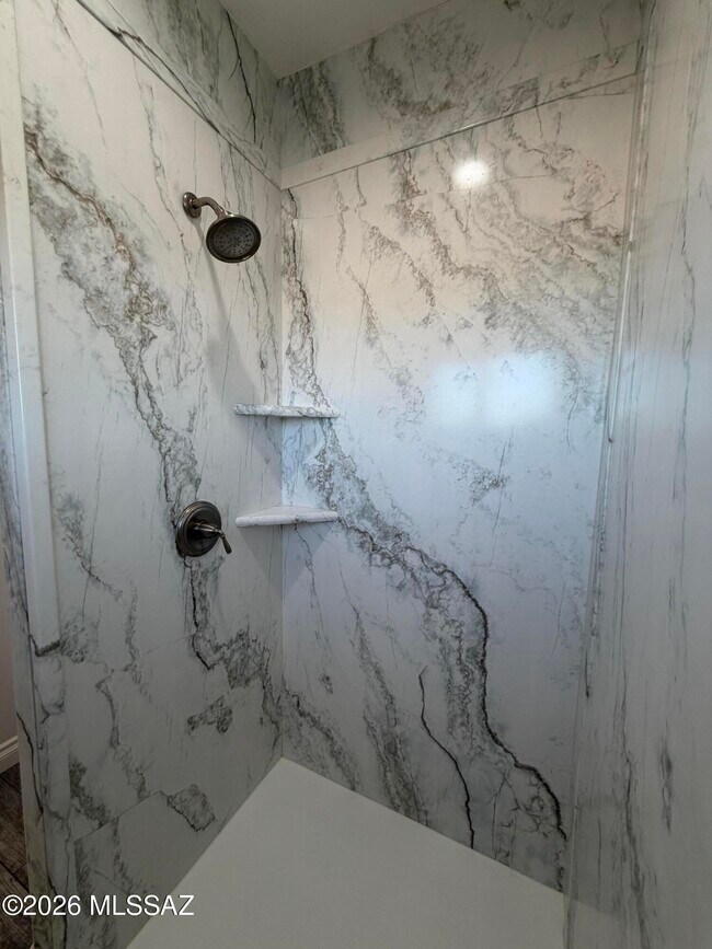 Building Photo - 3329 E Glenn St