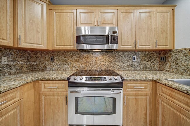 Building Photo - 621 SW 99th Pl