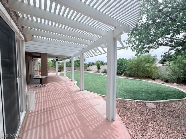 Building Photo - 9709 Blue Bell Dr