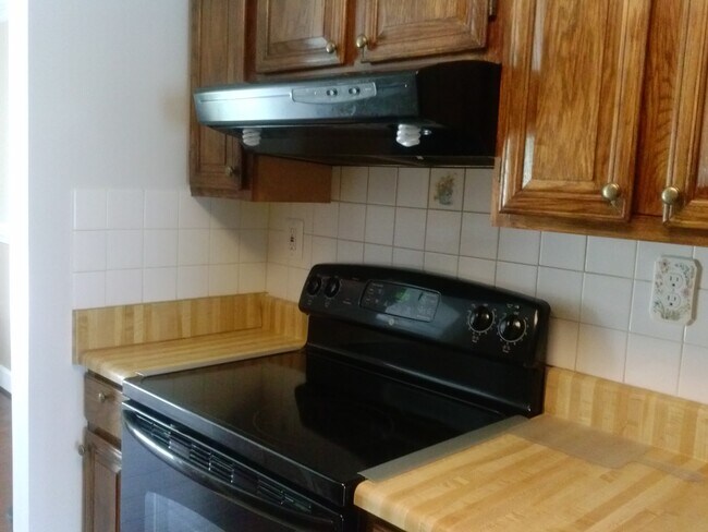 Building Photo - 10160 Asheville St