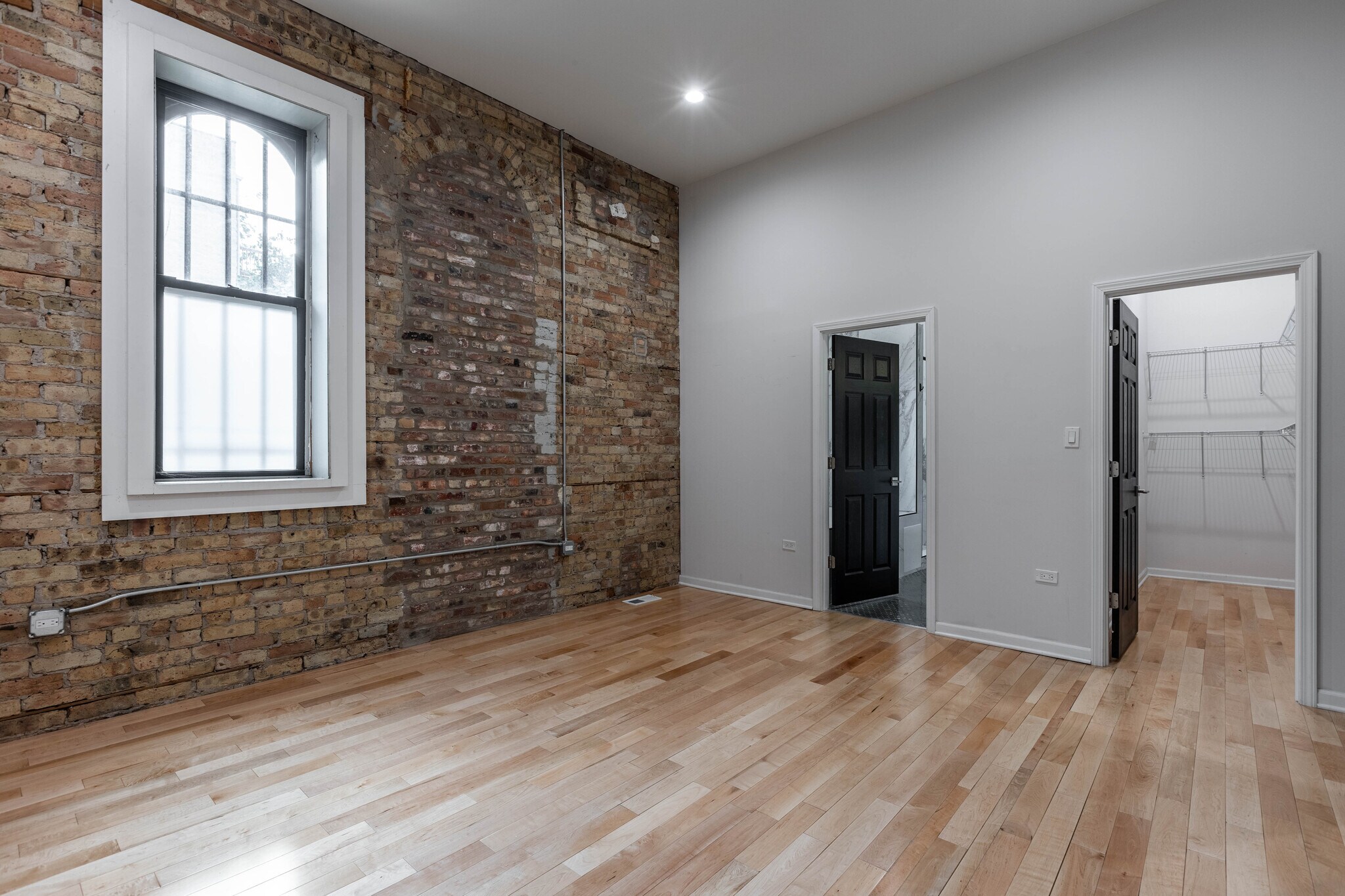 Building Photo - 2701 W Thomas St