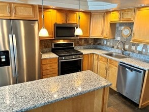 Building Photo - Long Term Rental- Oro Fino 209