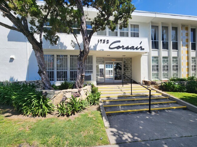 Building Photo - 1732 N Harvard Blvd