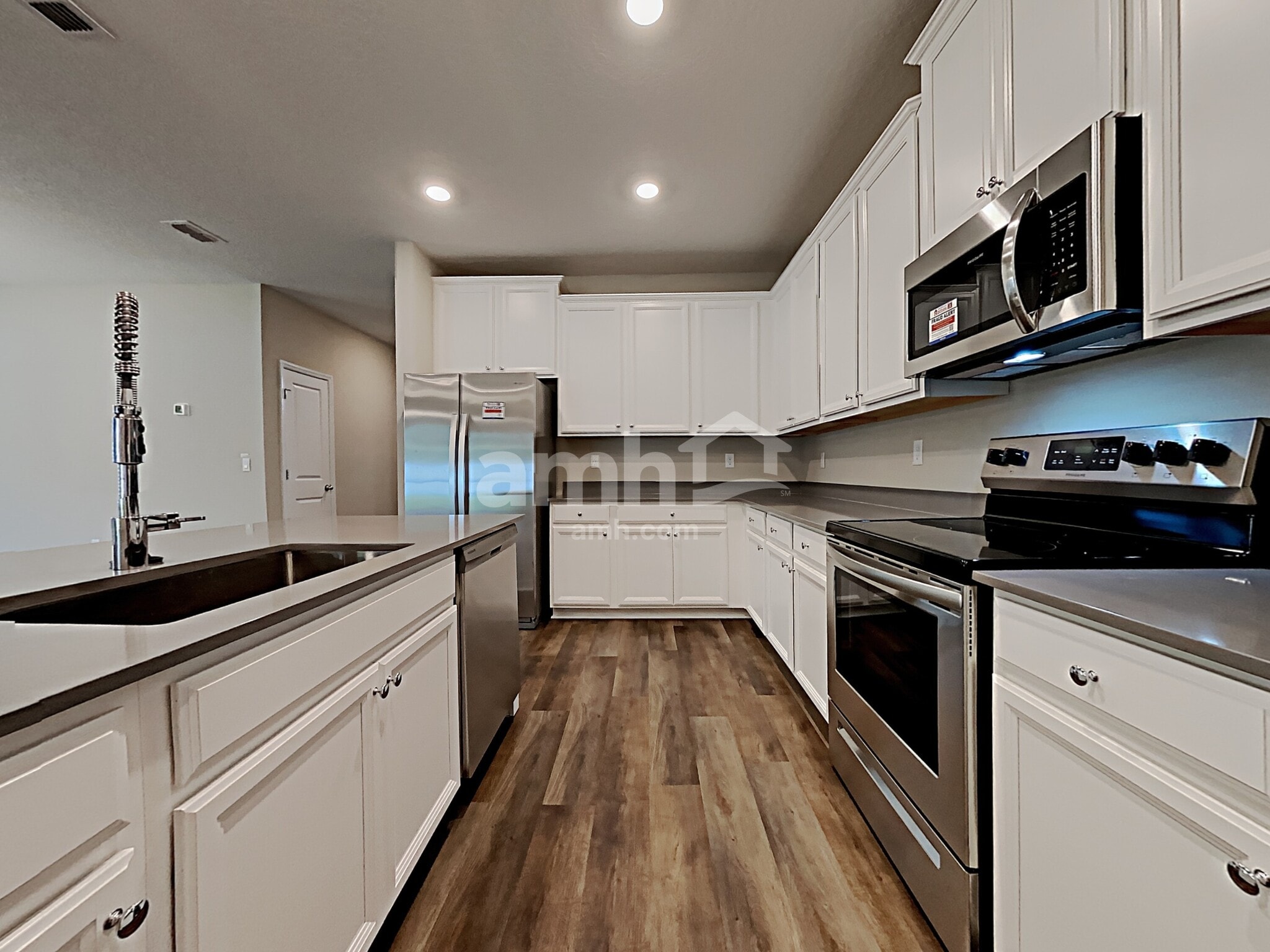 Building Photo - 197 Spruce Pt