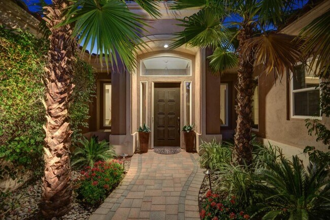 Building Photo - 348 Tomahawk Dr