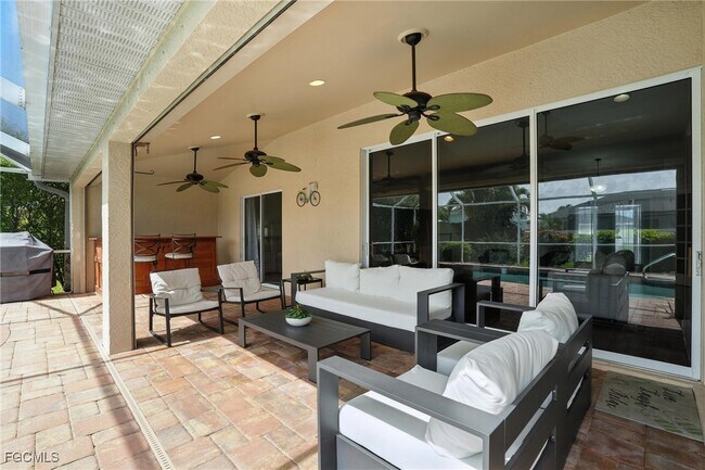 Building Photo - 3023 SW 23rd Ave