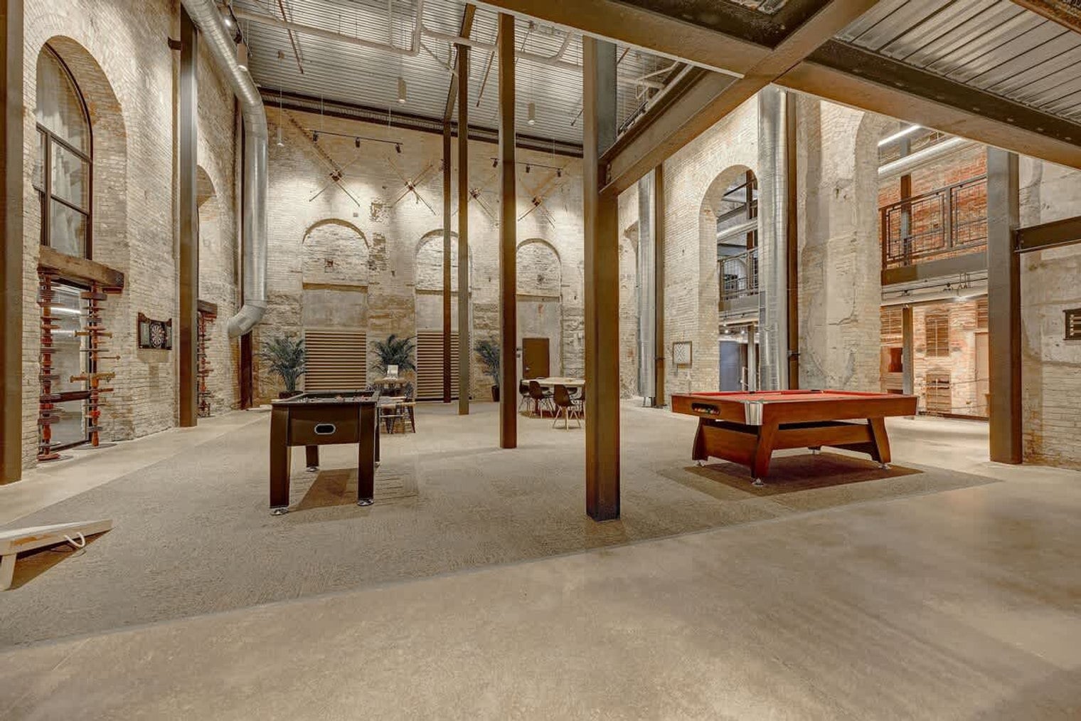 Building Photo - 1009 W Juneau Ave