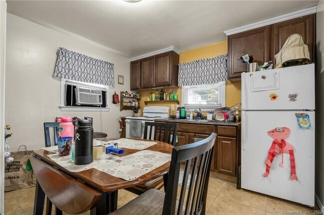 Building Photo - 9 Hazelmere Ct