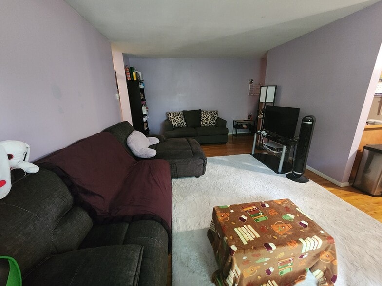 Building Photo - 91 Regency Park Dr