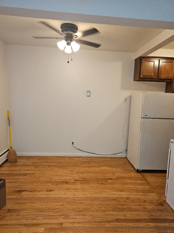 Building Photo - 2525 E Maple Rd